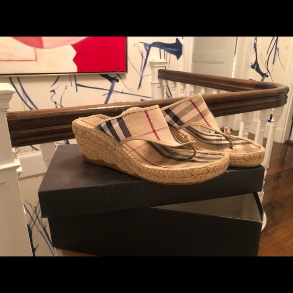 BURBERRY Classic Shlamia  Espd Toe Thong Wedge - Picture 1 of 8